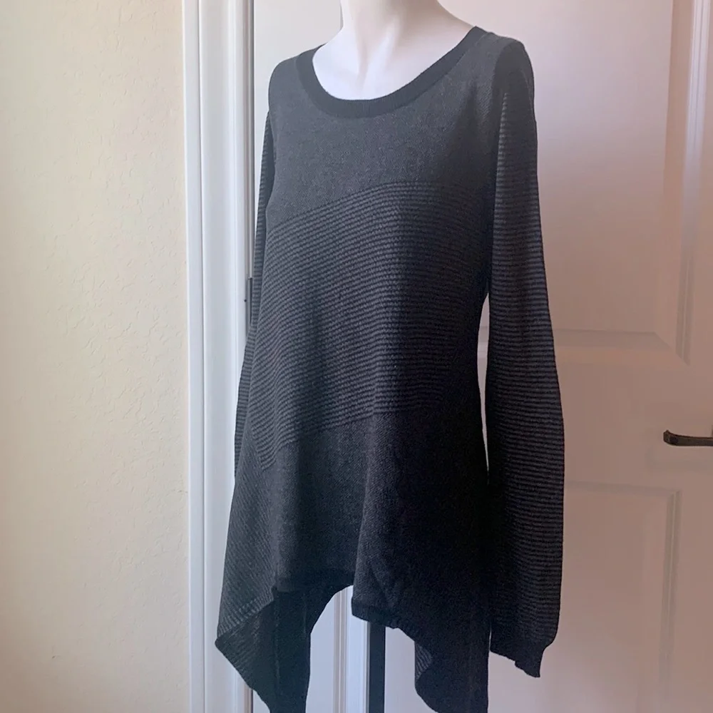 MAX EDITION Tunic Sweater - Picture 1 of 7